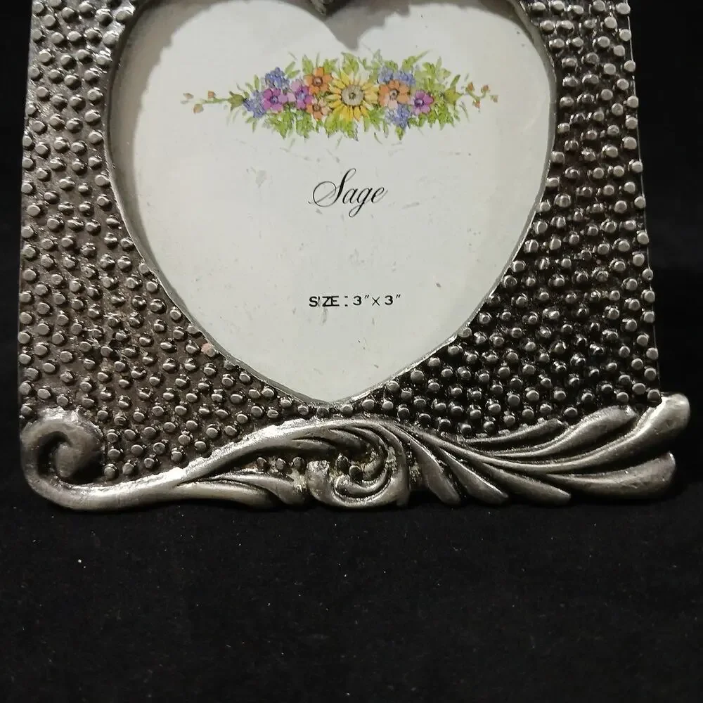 Double picture frame vintage Hearts Dots Metal Grandma Core Hearts And Bow 3x3